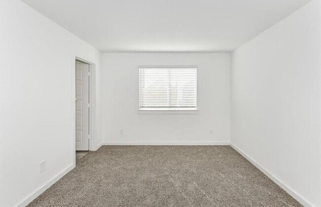 Building Photo - 12312 Maria Heights Ct