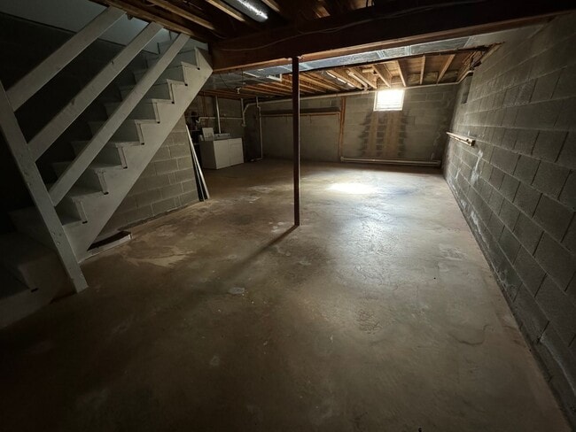 Building Photo - 3 Bedroom Semi-Detached Home in Crossroads Borough!