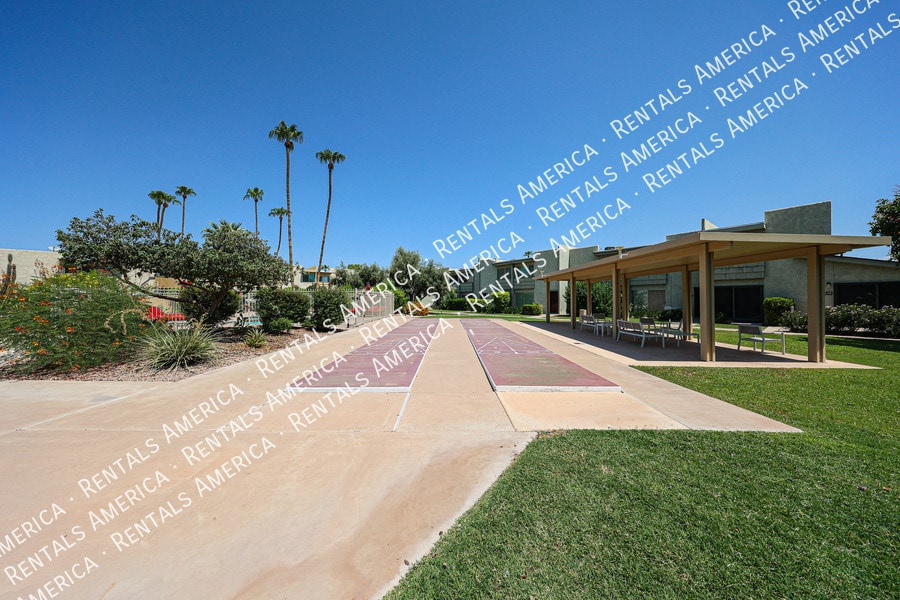 Building Photo - 4630 N 68th St