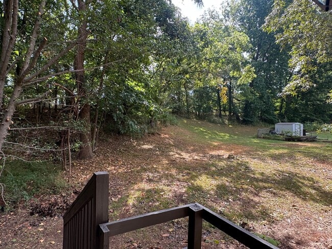 Building Photo - Excellent location! Just Remodeled 2 Bed/1...