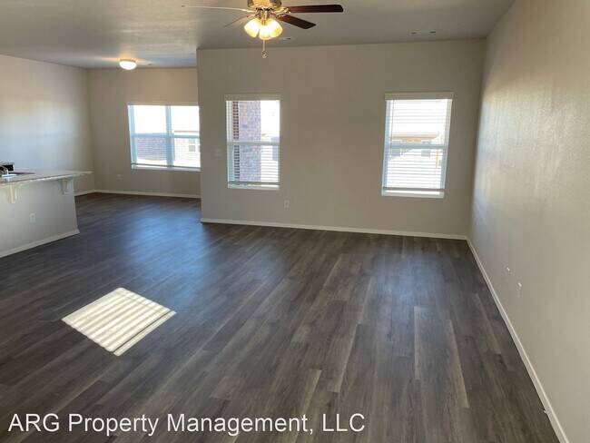 Building Photo - 3 br, 2.5 bath House - 3211 Red Tail Way