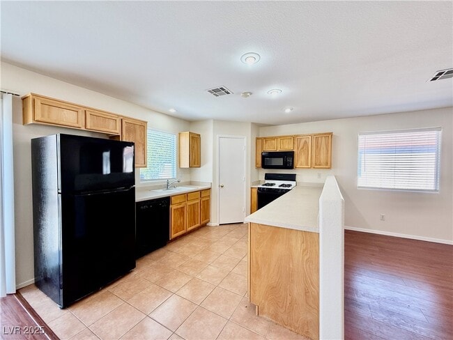 Building Photo - 4912 River Splash Ave