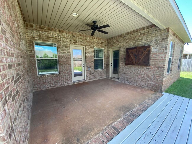 Building Photo - 3 Bedroom/2.5 Bathroom Home in Daphne