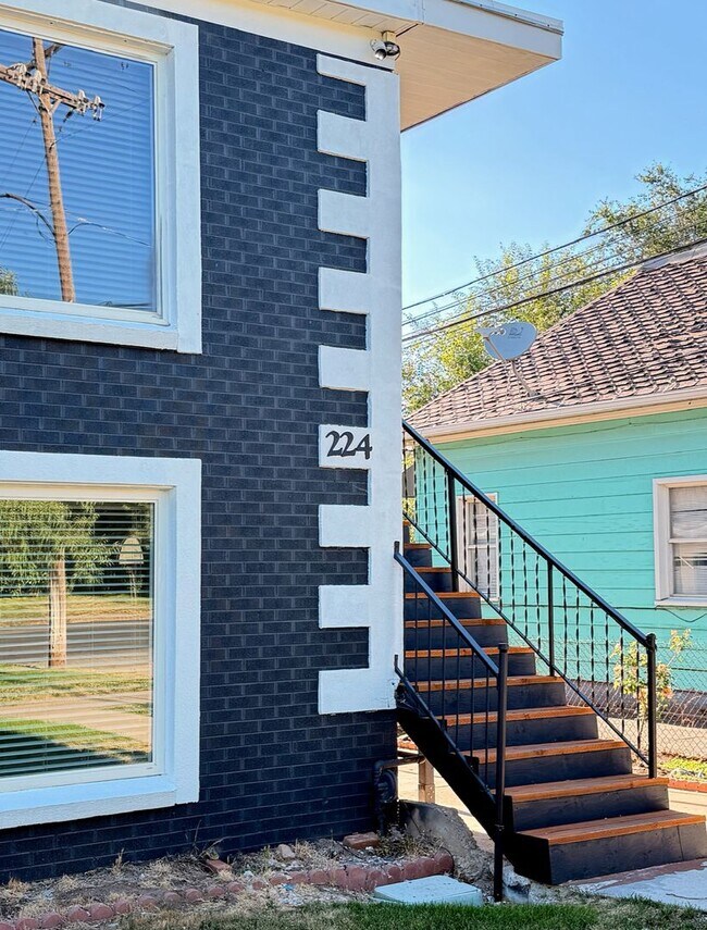 Building Photo - 224 S 900 E