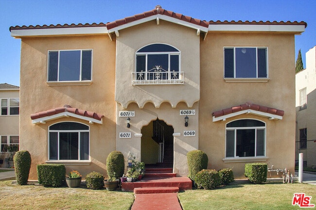 Primary Photo - 6071 1/2 Pickford St