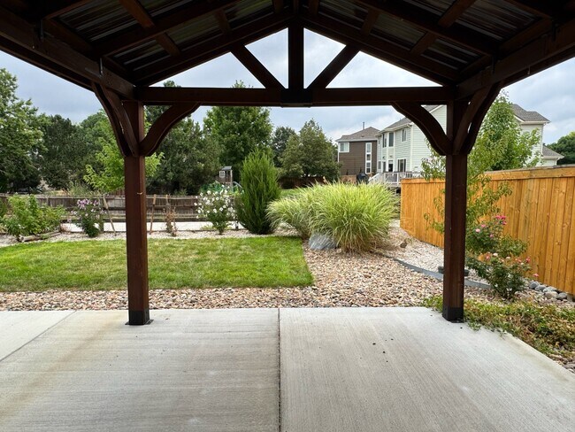 Building Photo - 10848 Hayloft St