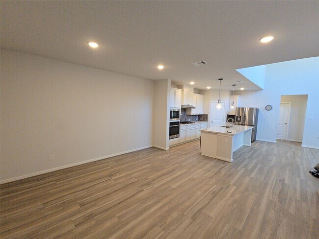 Building Photo - 9227 Dearborn Knoll Dr