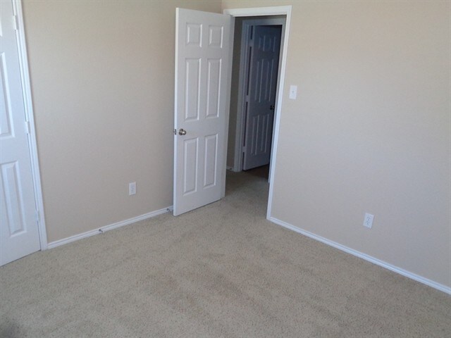 Building Photo - 63 Lantana Dr