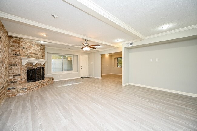 Building Photo - 602 Mobile Ct