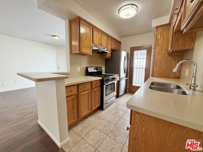 Building Photo - 11727 Mayfield Ave