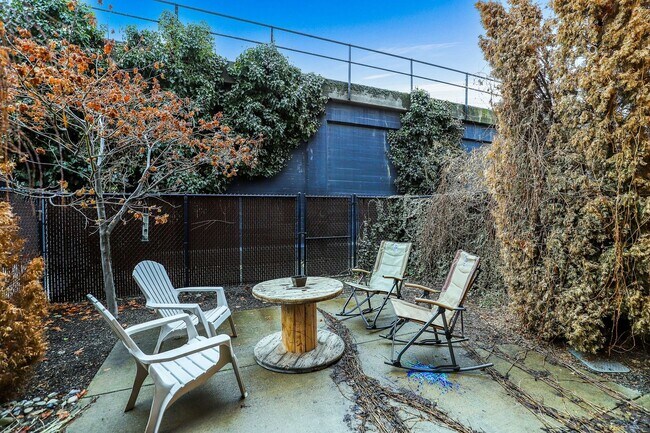 Building Photo - Cozy Loft in Downtown Spokane