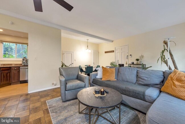 Building Photo - 3400 Gunston Rd