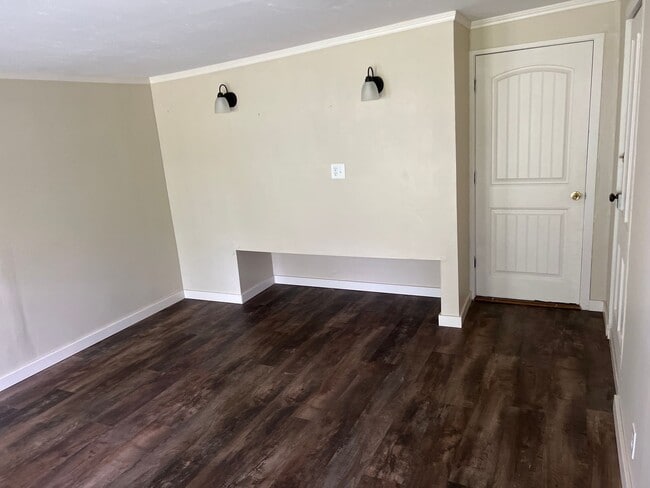 Building Photo - Charming 3 bed room 1 bath room