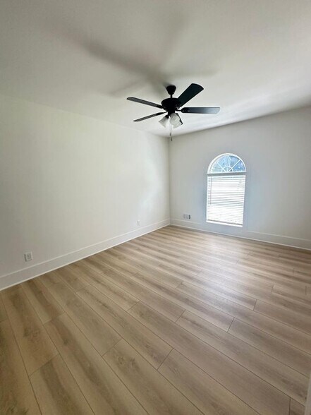 Building Photo - 2894 Sterling Dr NW