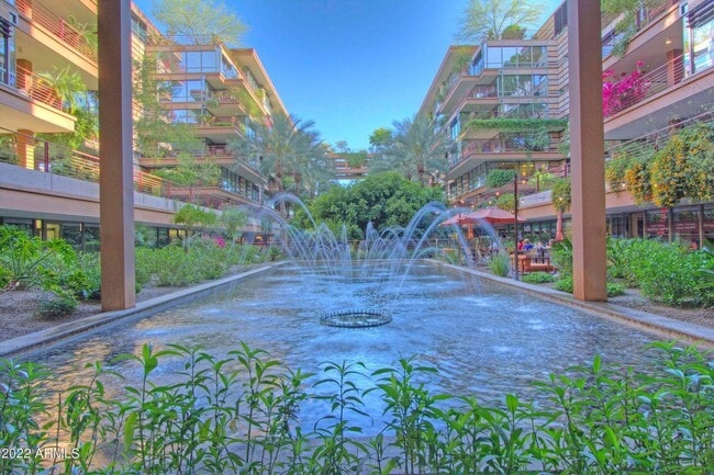 Building Photo - 7117 E Rancho Vista Dr