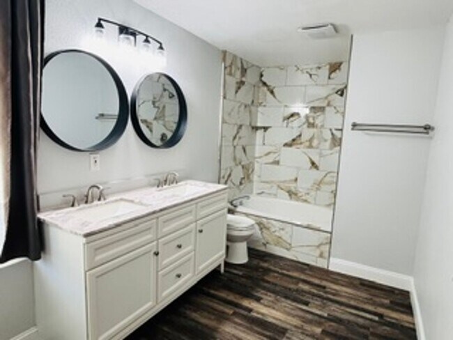 Building Photo - Beautiful Remodeled Home in Tehachapi!