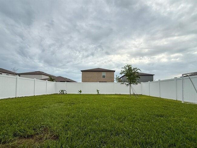 Building Photo - 111 Rain Lily Ave