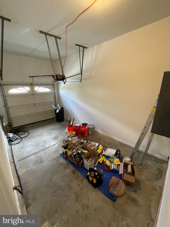 Building Photo - 601 Fawn Cir