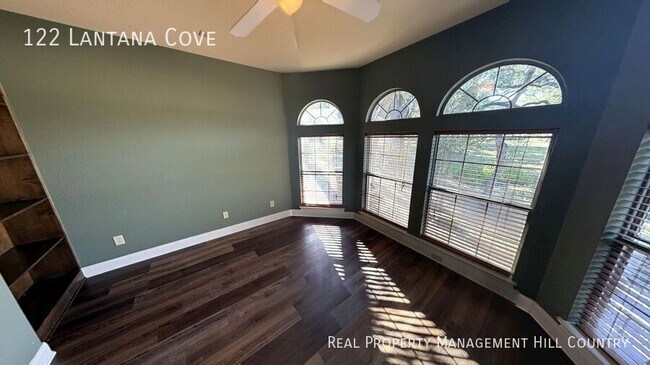 Building Photo - 122 Lantana Cove