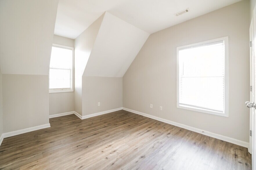 Building Photo - 88 Tapestry Ln