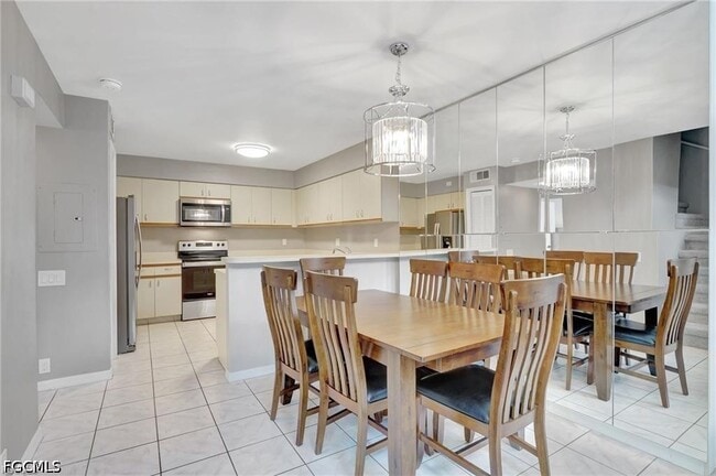 Building Photo - 13121 Whitehaven Ln