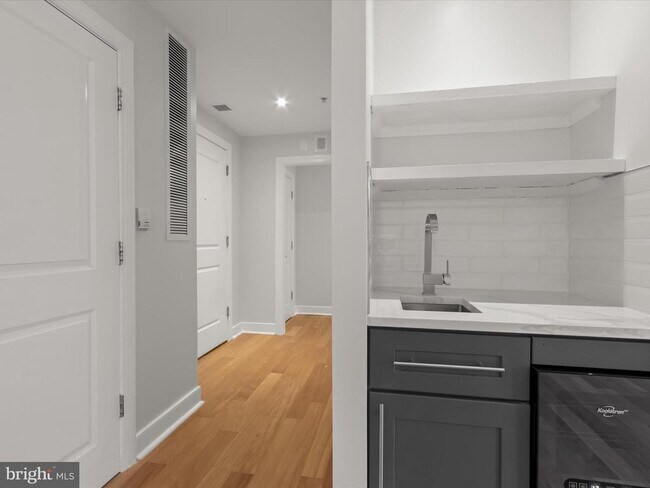 Building Photo - 2425 L St NW