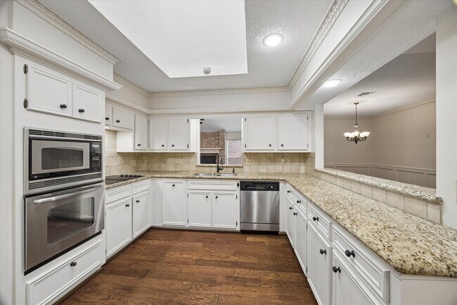 Building Photo - 6511 Pauma Dr