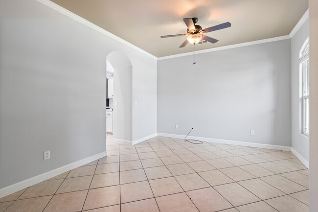 Building Photo - 687 Glenn View Ct