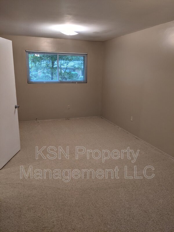 Building Photo - 412 Barnhill Dr