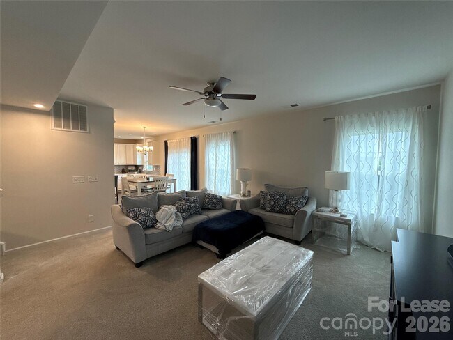 Building Photo - 1524 Scarbrough Cir SW