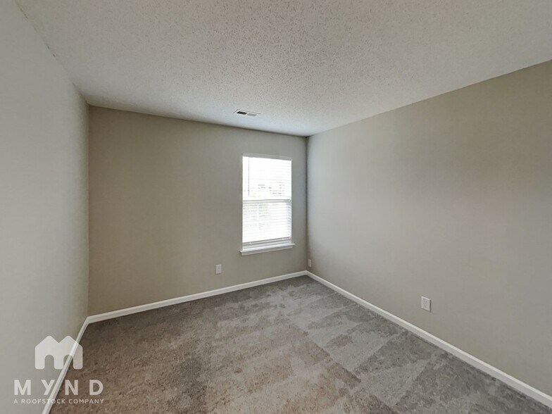 Building Photo - 11550 Stewarts Crossing Dr