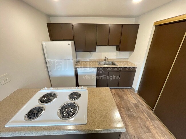 Building Photo - 4821 NE Prescott St