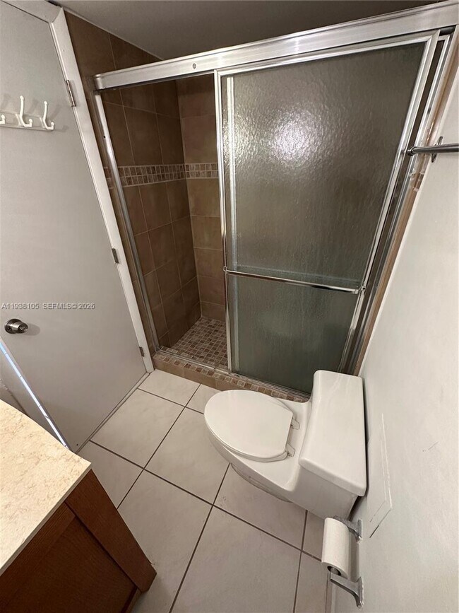 Building Photo - 6039 Collins Ave