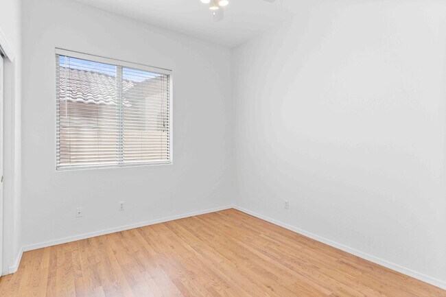 Building Photo - 14415 Century Dr