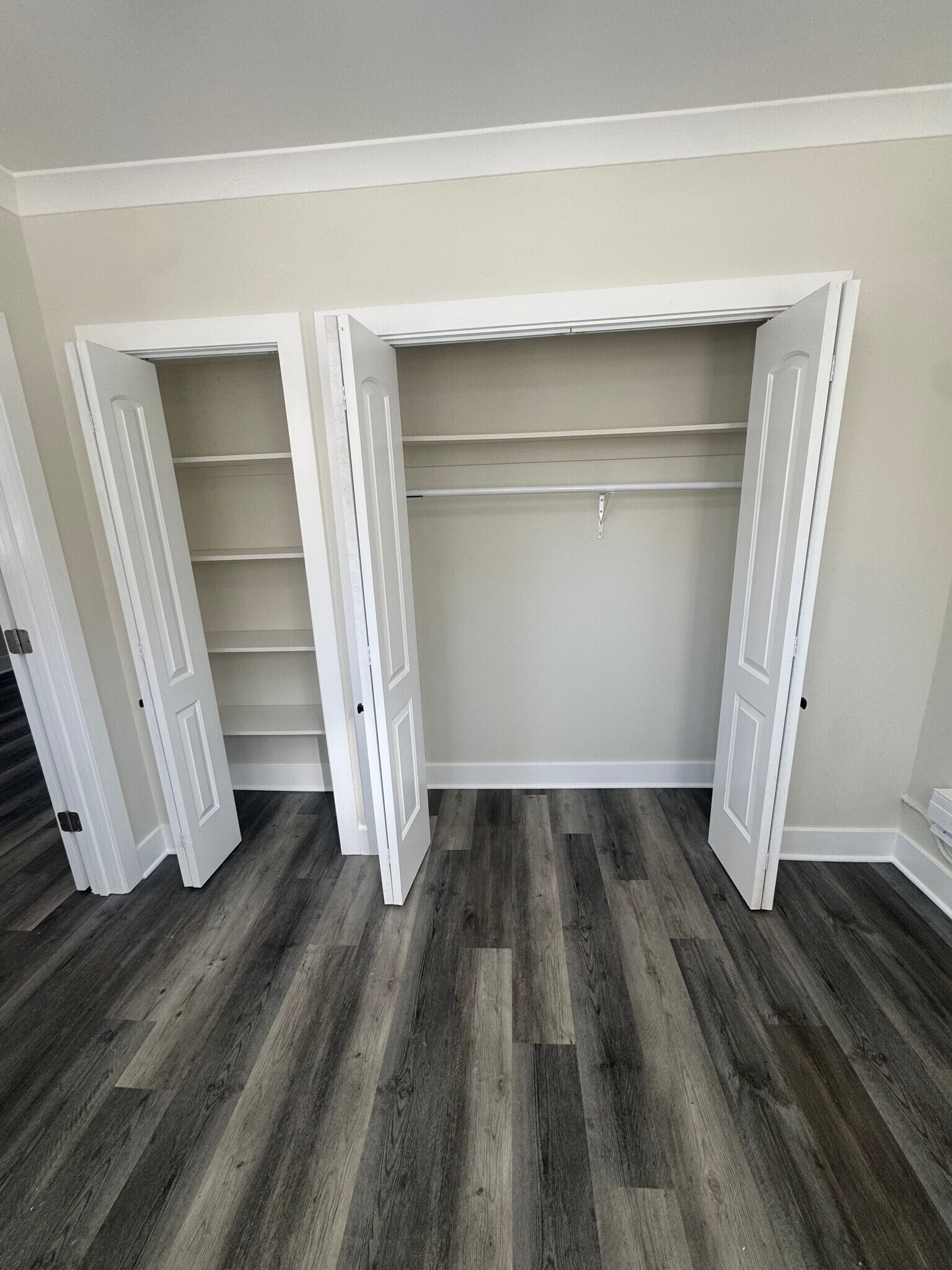 Building Photo - 3837 N Greenview Ave