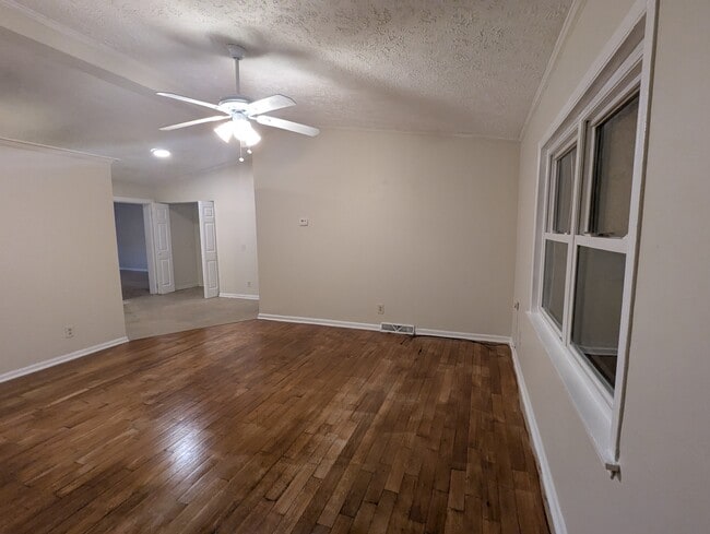 Building Photo - 1673 Audrey Pl NW