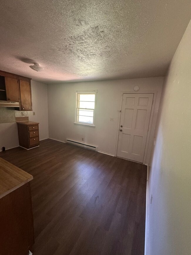 Building Photo - 2/1 Duplex inside city of Shelby, nc