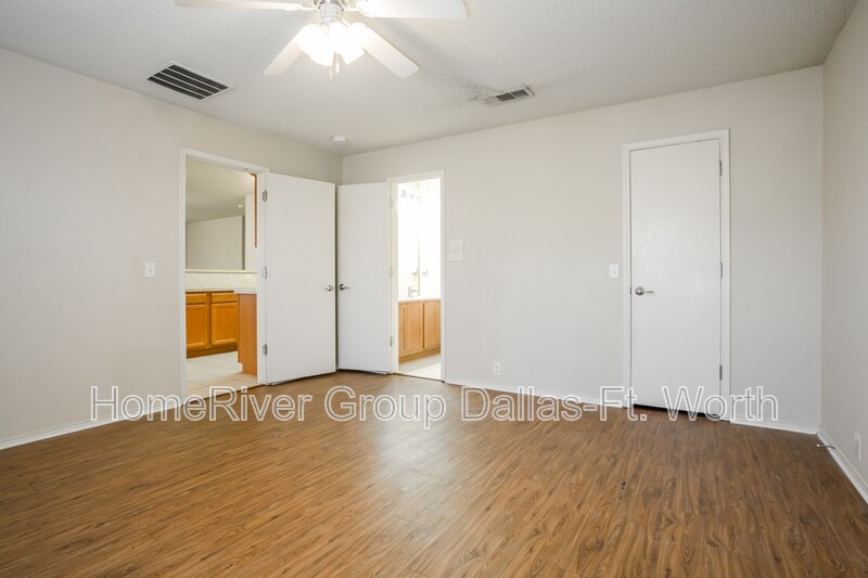 Building Photo - 1611 Waters Edge Dr