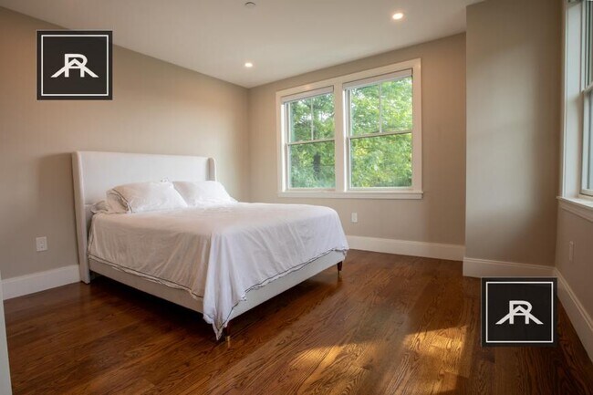 Building Photo - 3 bedroom in Brighton MA 02135