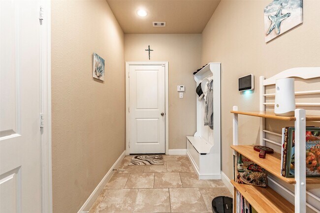 Building Photo - 403 Marina View Dr