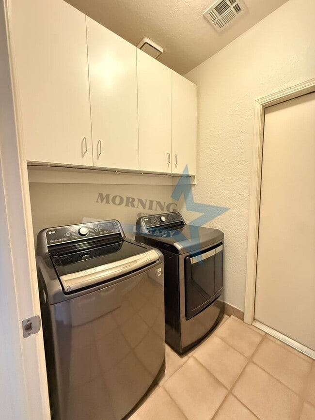 Building Photo - 276 Los Arboles Ct