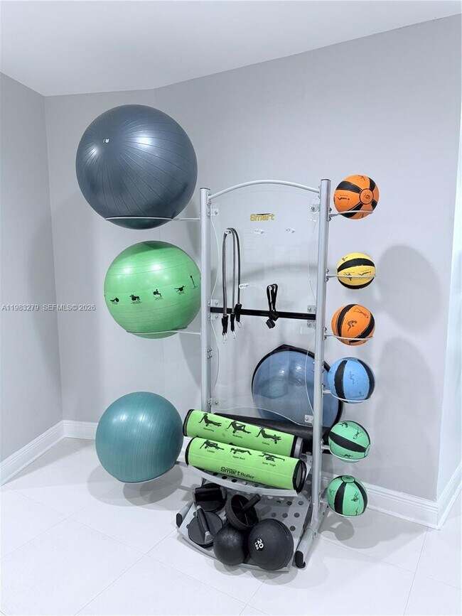 Building Photo - 1250 S Miami Ave