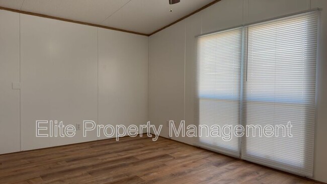 Building Photo - 98 E Byrd Dr