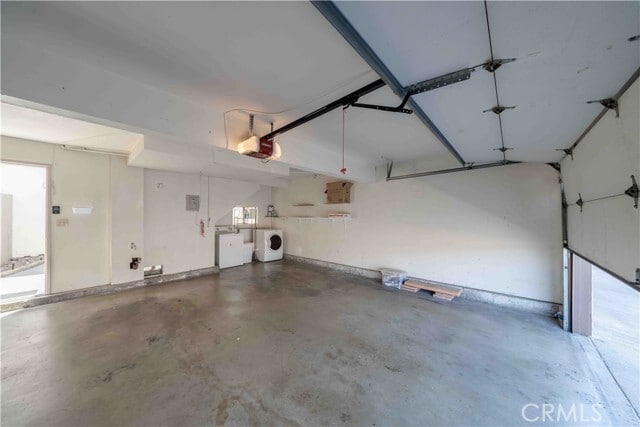 Building Photo - 17460 Euclid St