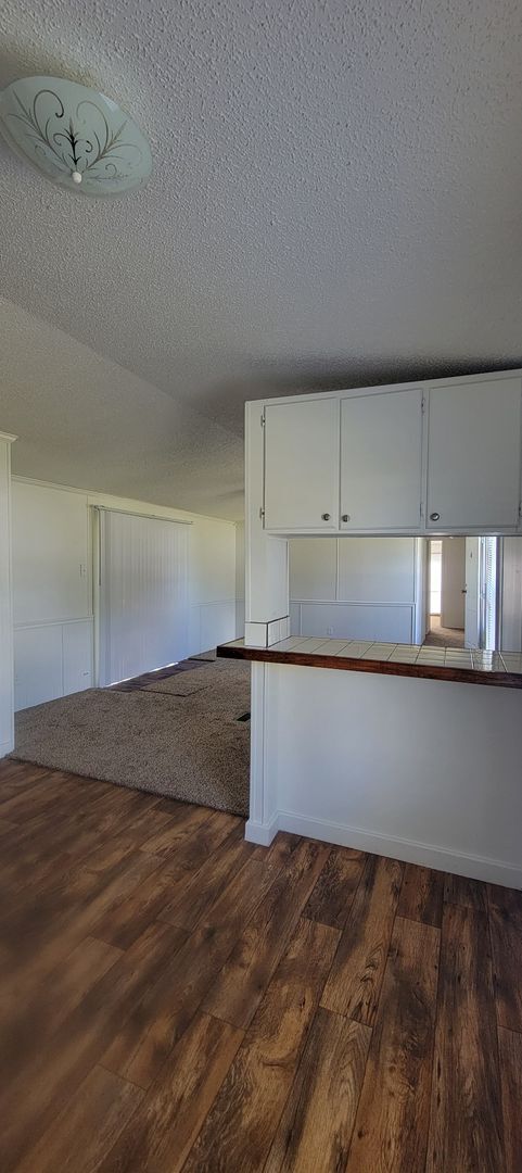 Building Photo - Ready to Move in