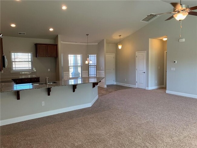 Building Photo - 340 Angela Ln