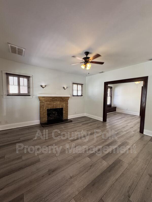 Building Photo - 202 W Belmar St