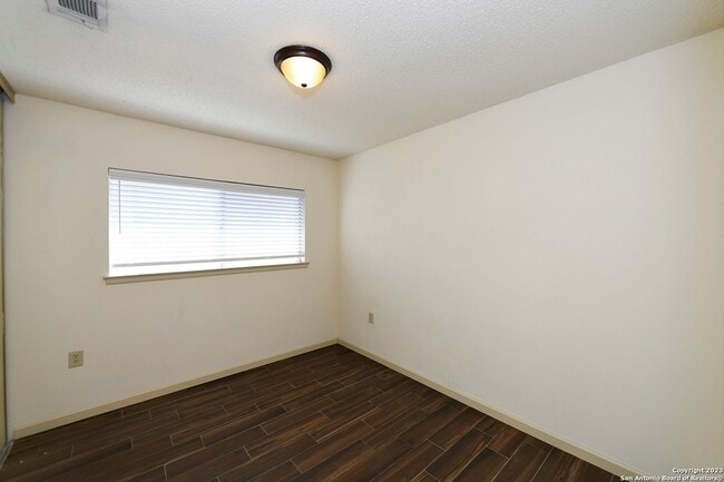 Building Photo - SPACIOUS 4-BEDROOM IN VALLEY FORGE
