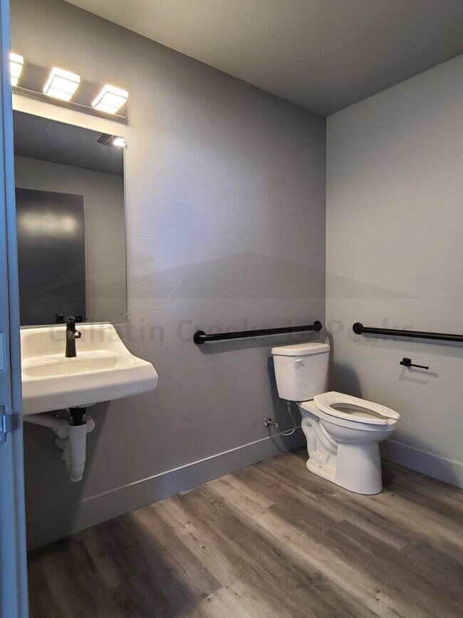 Building Photo - 212 Fletching Way