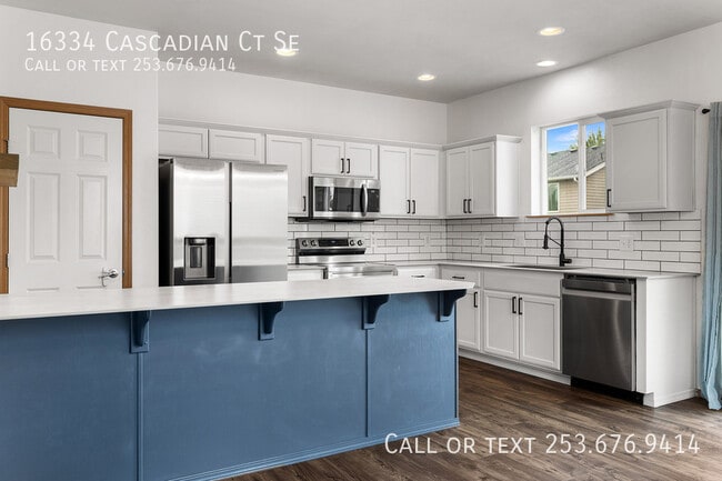 Building Photo - 16334 Cascadian Ct SE